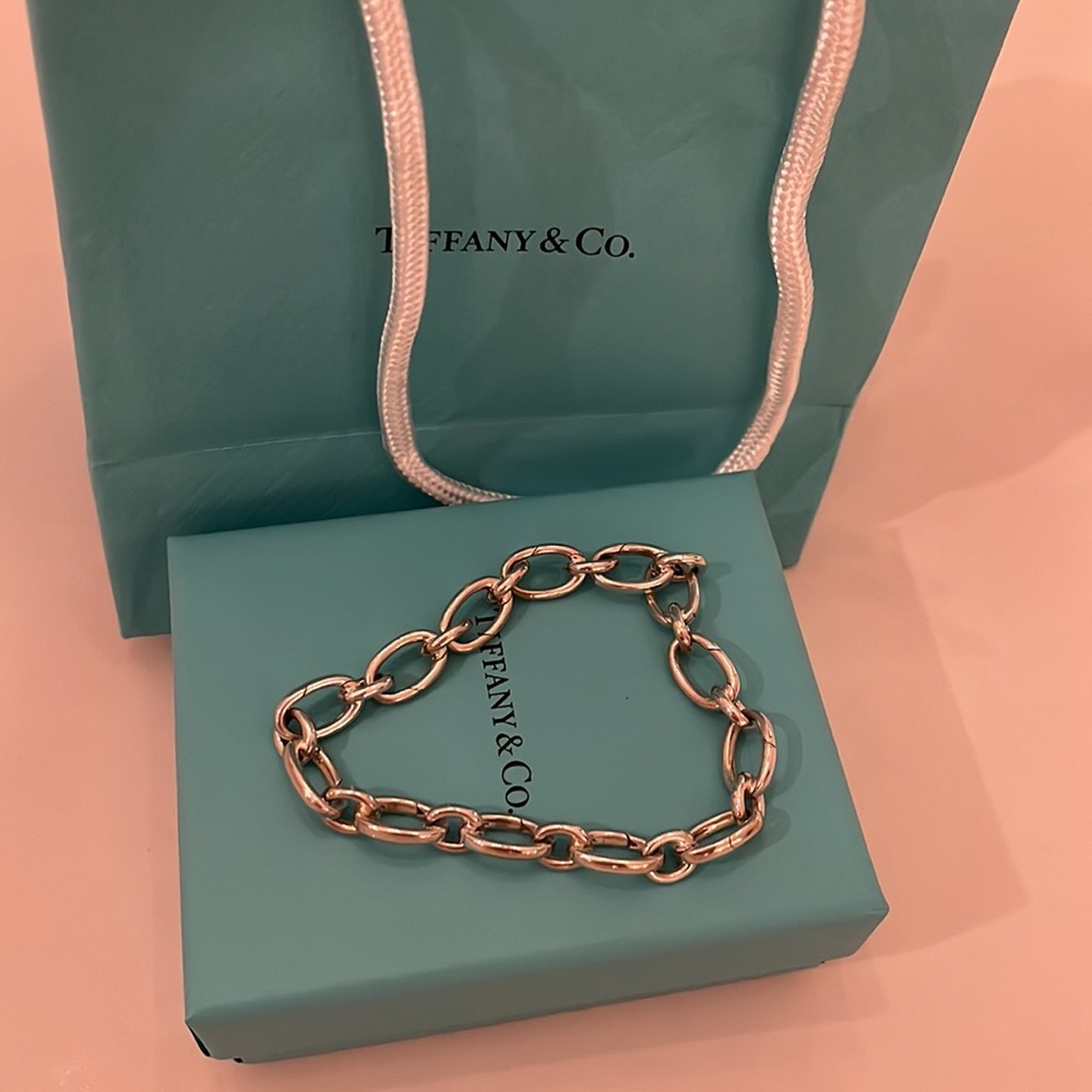 Tiffany and Co. Oval linking clasp bracelet